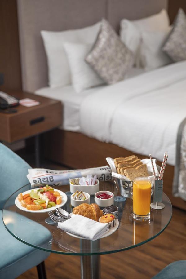 Ramee International Surat Otel Dış mekan fotoğraf