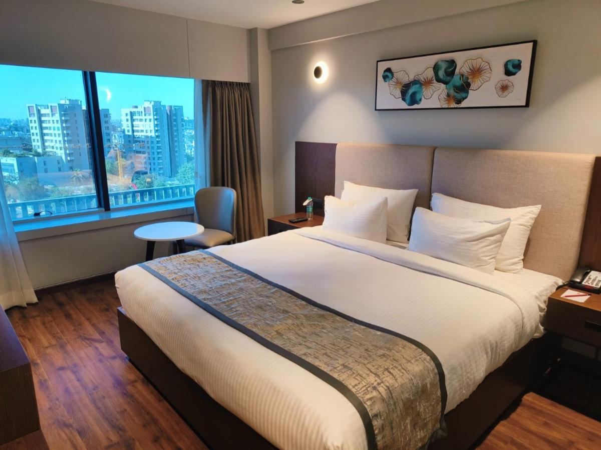 Ramee International Surat Otel Dış mekan fotoğraf